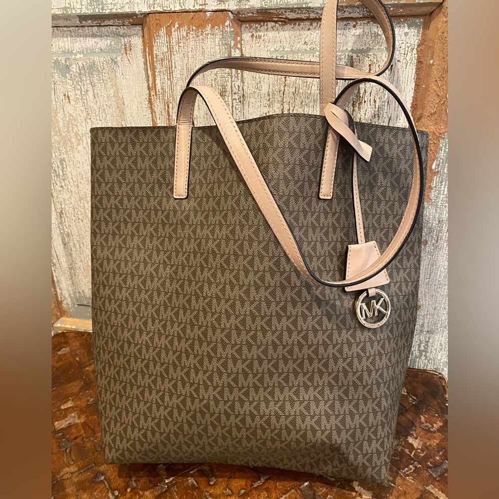 Michael Kors with Attached Wristlet